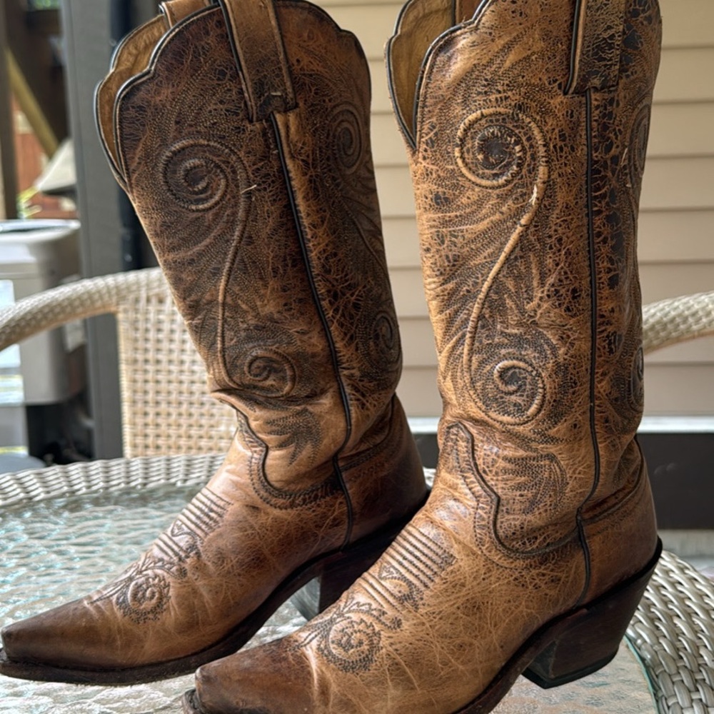 Justin Boots Tan Leather Design